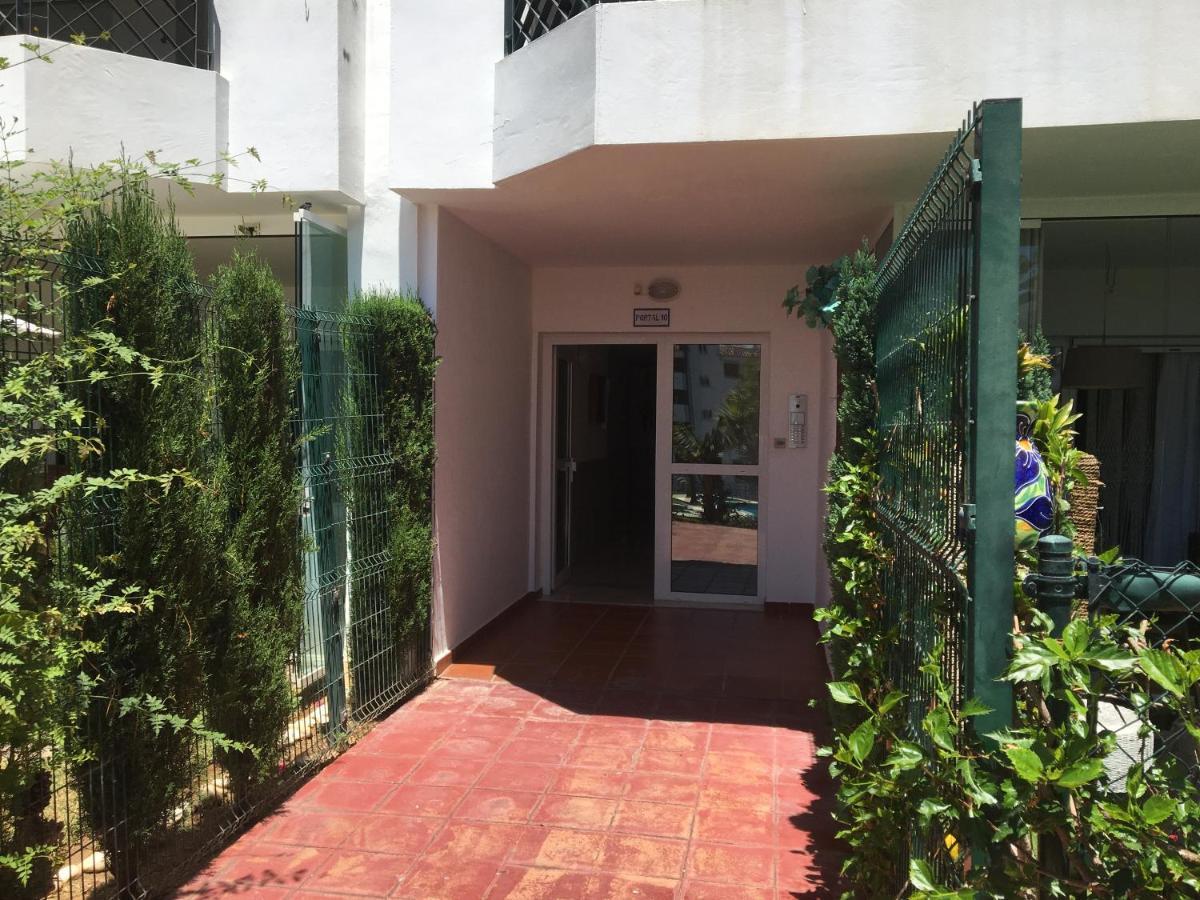 Mi Capricho, Beachfront, Grownfloor, Private Garden & Terrace Sitio de Calahonda المظهر الخارجي الصورة