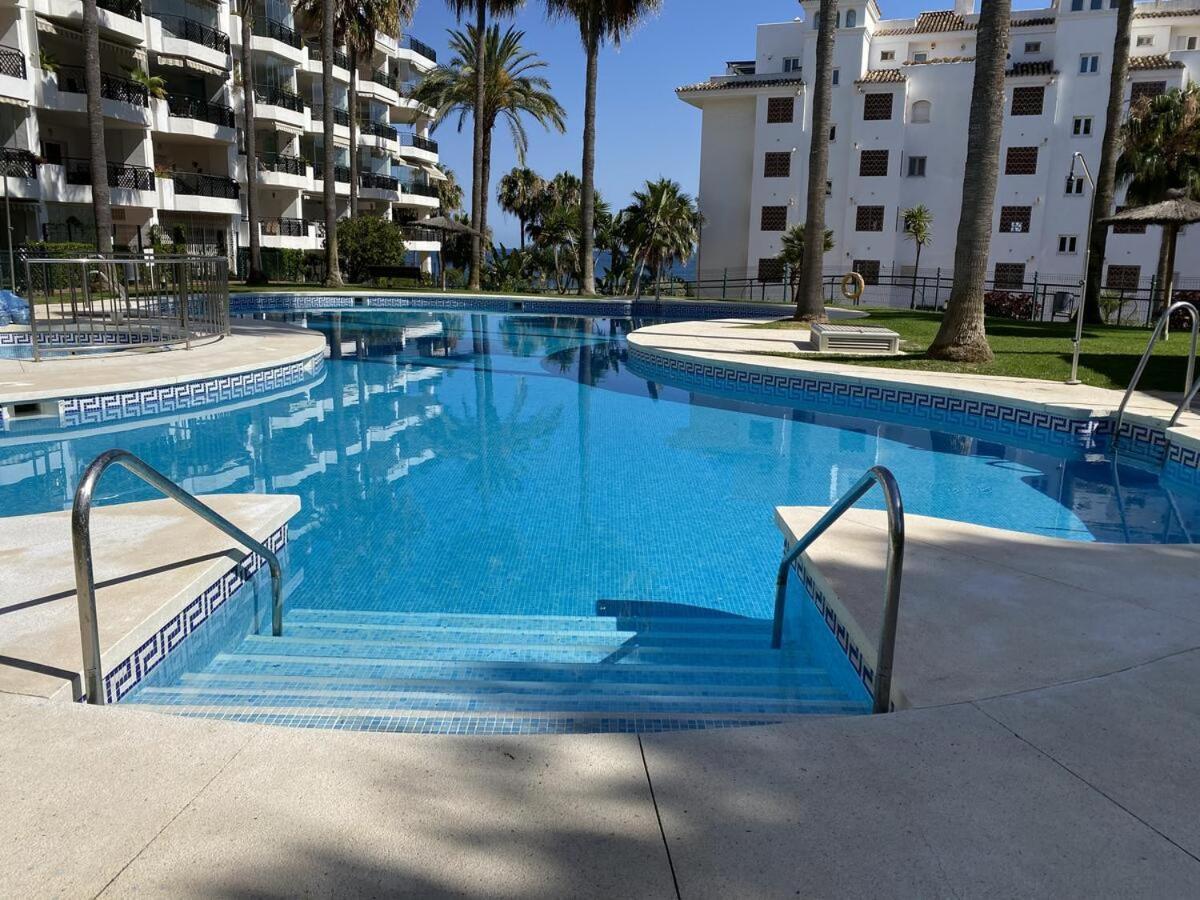 Mi Capricho, Beachfront, Grownfloor, Private Garden & Terrace Sitio de Calahonda المظهر الخارجي الصورة