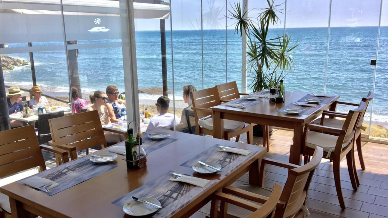 Mi Capricho, Beachfront, Grownfloor, Private Garden & Terrace Sitio de Calahonda المظهر الخارجي الصورة