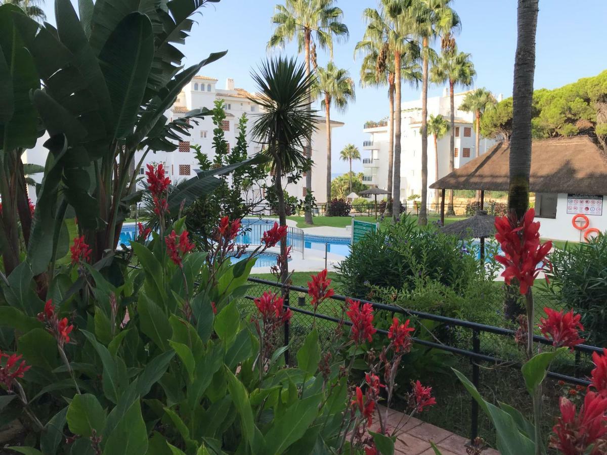 Mi Capricho, Beachfront, Grownfloor, Private Garden & Terrace Sitio de Calahonda المظهر الخارجي الصورة