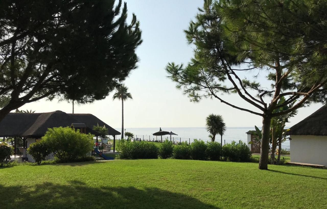 Mi Capricho, Beachfront, Grownfloor, Private Garden & Terrace Sitio de Calahonda المظهر الخارجي الصورة